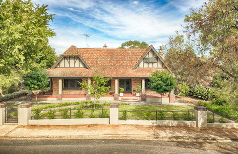 The Tudor House - Whitsundays Accommodation 0