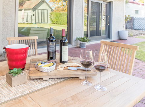 The Tudor House - Whitsundays Accommodation 18