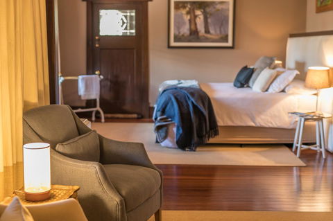 The Tudor House - Whitsundays Accommodation 1