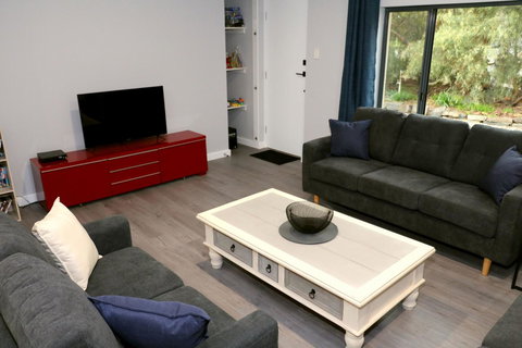 The Purple Door On Seaview - Whitsundays Accommodation 7