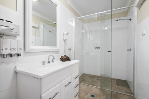 Garden City Motor Inn - Whitsundays Accommodation 25