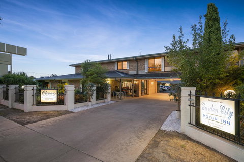 Garden City Motor Inn - Whitsundays Accommodation 3