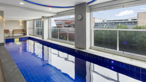 Oaks Adelaide Embassy Suites - Whitsundays Accommodation 7