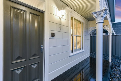 Aloha Central Luxury Apartments - Whitsundays Accommodation 22