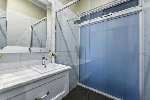 Aloha Central Luxury Apartments - Whitsundays Accommodation 18