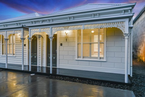 Aloha Central Luxury Apartments - Whitsundays Accommodation 1