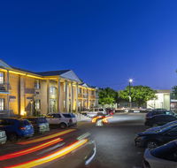 Adelaide Inn - Whitsundays Accommodation