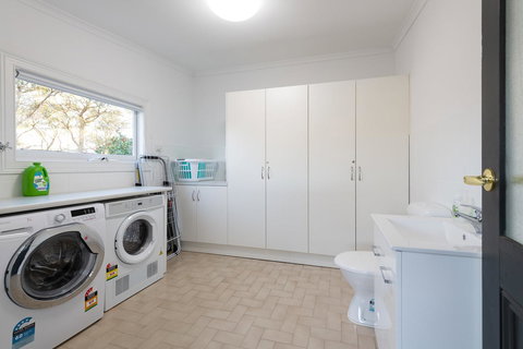 The Other House - Whitsundays Accommodation 18