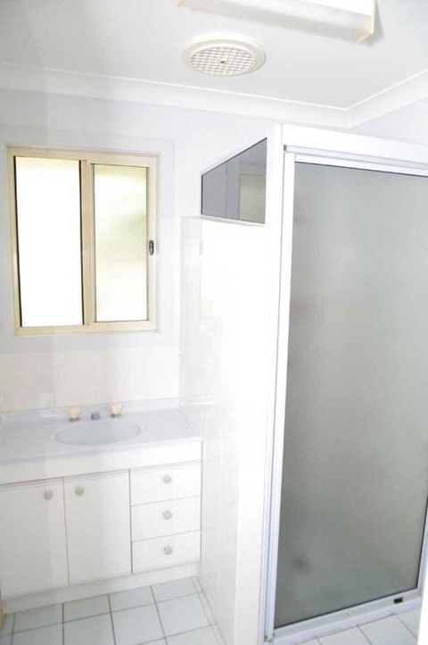 Bellhaven 1, 17 Willow Street - Whitsundays Accommodation 5