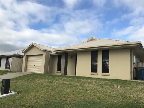 Little On Ash - Whitsundays Accommodation 0