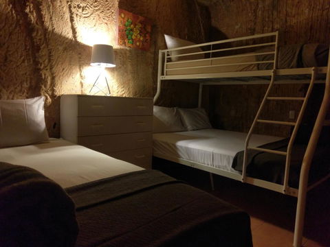 Zen Underground B&B - Whitsundays Accommodation 12