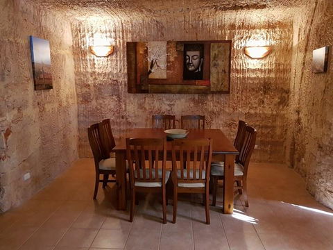 Zen Underground B&B - Whitsundays Accommodation 18