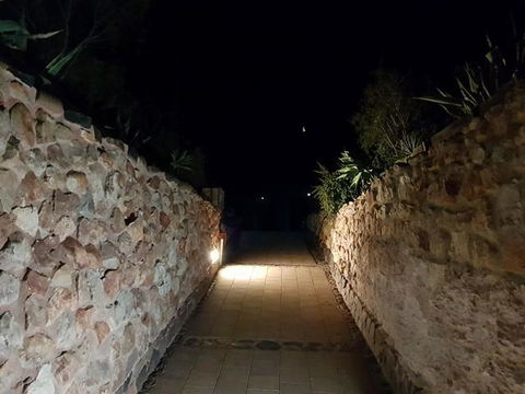 Zen Underground B&B - Whitsundays Accommodation 15