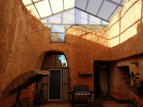Zen Underground B&B - Whitsundays Accommodation 8