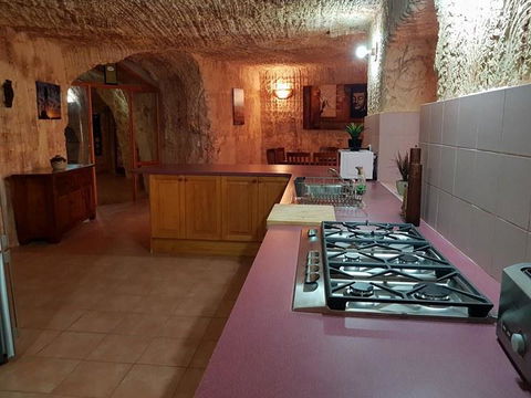 Zen Underground B&B - Whitsundays Accommodation 16