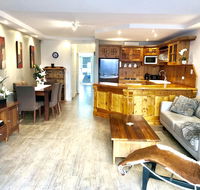 Superb Townhouse in North Adelaide - Whitsundays Accommodation