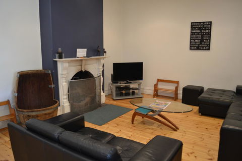 Tin House In Tanunda - Whitsundays Accommodation 1