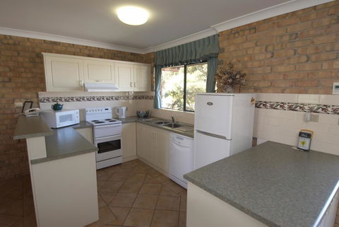 Acacia Apartments - Whitsundays Accommodation 6