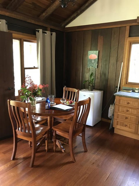 Ghost Hill Road Retreat - Whitsundays Accommodation 2