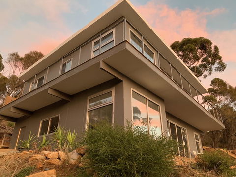 Sunrise On Falie Seaview Eco Accommodation - Whitsundays Accommodation 11