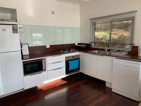 Sunrise On Falie Seaview Eco Accommodation - Whitsundays Accommodation 12