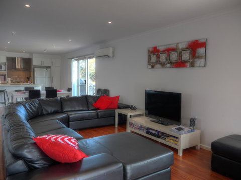Home On Torrens - Whitsundays Accommodation 26