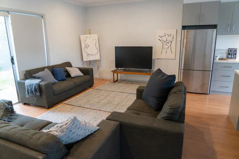 Gawler Townhouse 3 Bedroom - Whitsundays Accommodation 16
