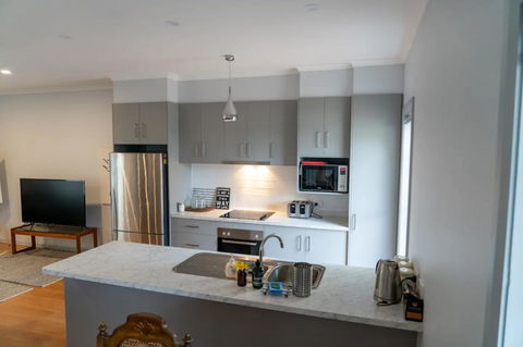 Gawler Townhouse 3 Bedroom - Whitsundays Accommodation 4