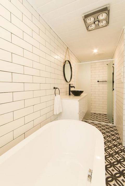 The Manor Basket Range - Whitsundays Accommodation 1