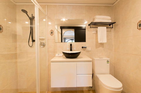 The Manor Basket Range - Whitsundays Accommodation 6