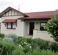 Mataro Cottage - Whitsundays Accommodation