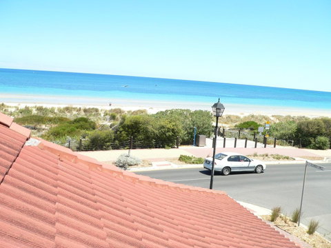 Brighton Beach House - Whitsundays Accommodation 11