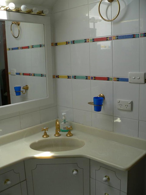 Brighton Beach House - Whitsundays Accommodation 9