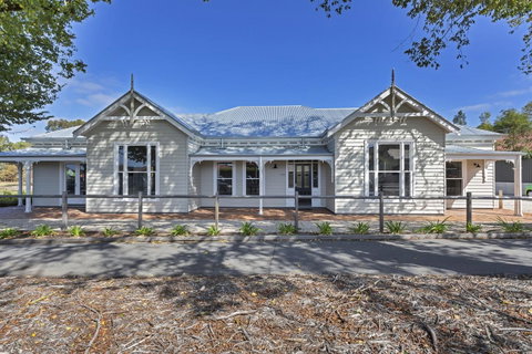 Grandview Accommodation - The Elm Tree Apartments - Whitsundays Accommodation 30