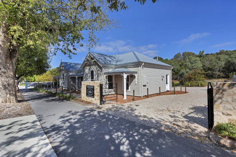 Grandview Accommodation - The Elm Tree Apartments - Whitsundays Accommodation 31