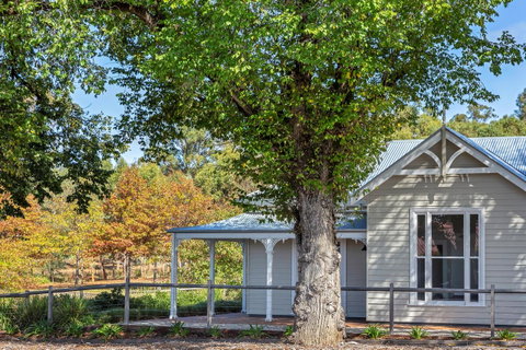 Grandview Accommodation - The Elm Tree Apartments - Whitsundays Accommodation 1