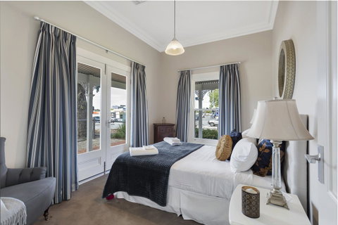 Grandview Accommodation - The Elm Tree Apartments - Whitsundays Accommodation 10