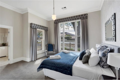 Grandview Accommodation - The Elm Tree Apartments - Whitsundays Accommodation 2