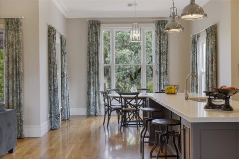 Grandview Accommodation - The Elm Tree Apartments - Whitsundays Accommodation 3