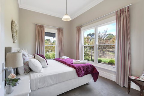 Grandview Accommodation - The Elm Tree Apartments - Whitsundays Accommodation 12