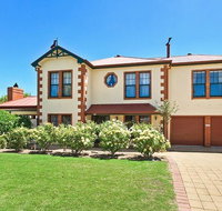 Wine and Roses Bed and Breakfast - Whitsundays Accommodation