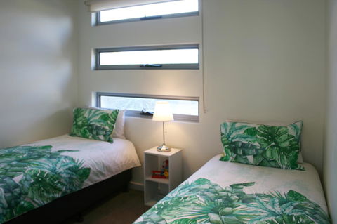 Penneshaw Oceanview Apartments - Whitsundays Accommodation 9