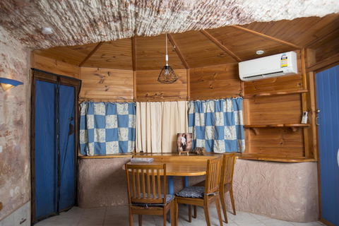 Ali\'s Underground Studio - Whitsundays Accommodation 6