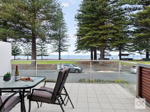 Breeze Beachfront Apartment - Whitsundays Accommodation 34