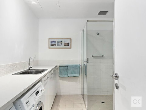 Breeze Beachfront Apartment - Whitsundays Accommodation 38