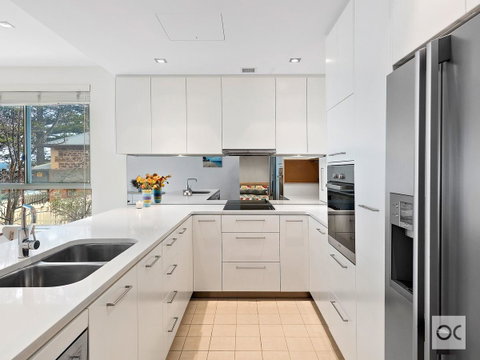 Breeze Beachfront Apartment - Whitsundays Accommodation 39