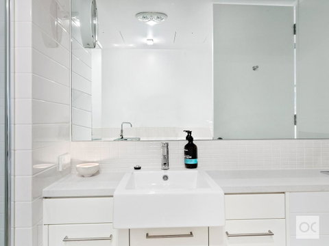Breeze Beachfront Apartment - Whitsundays Accommodation 36