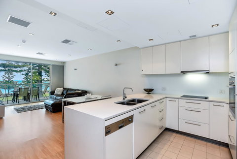 Breeze Beachfront Apartment - Whitsundays Accommodation 9