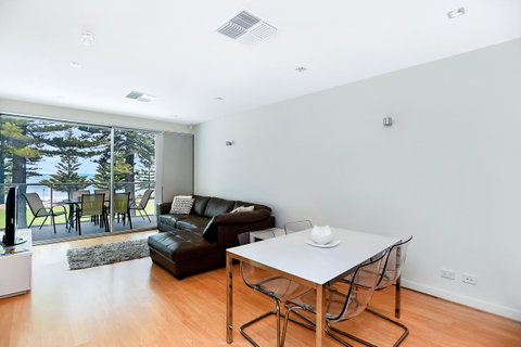 Breeze Beachfront Apartment - Whitsundays Accommodation 12