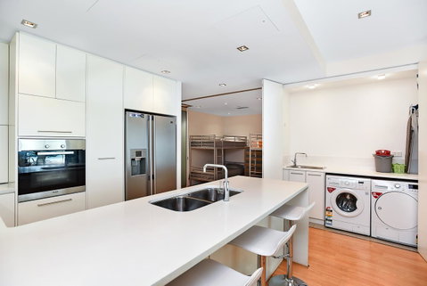 Breeze Beachfront Apartment - Whitsundays Accommodation 6